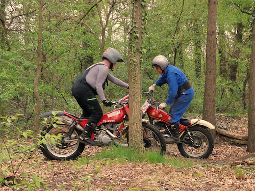 Walter Adams und Dieter Zoller beim Üben