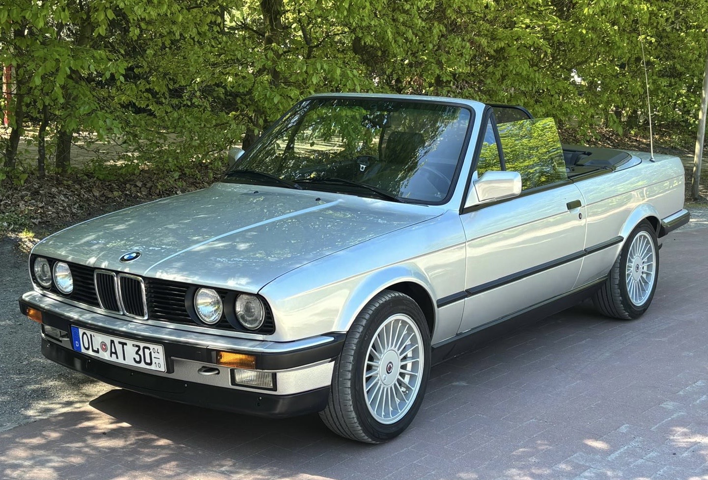 86_bmw-320-i-bj.-1990glass